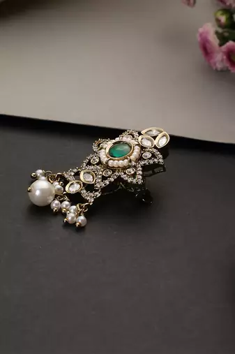 Gold plated emerald green beaded polki brooch