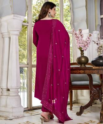 Rani pink viscose glass embroidered kurta pant set 4