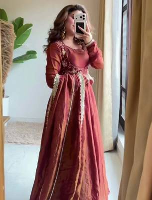 Dusty rose moss chiffon kurta with chanderi bottom & dupatta set 2