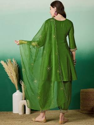 Green vichitra silk blend embroidered a-line kurta pant set 2