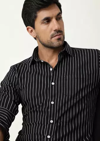Men's Stripes Printed Casual Wear Spread Coller Black Shirt
