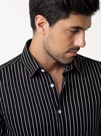 Men's Stripes Printed Casual Wear Spread Coller Black Shirt