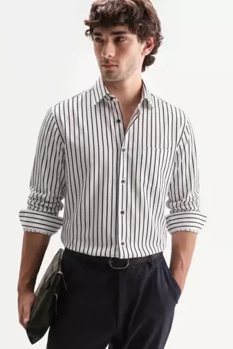 Men's Stripes Printed Casual Wear Spread Coller White Shirt