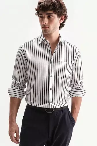 Men's Stripes Printed Casual Wear Spread Coller White Shirt