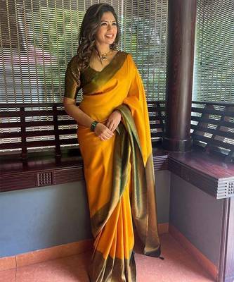 Yellow green silk blend jacuard work festival saree with unstitched blouse piece 4