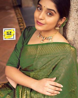 Green silk blend jacuard work festival saree with unstitched blouse piece 2