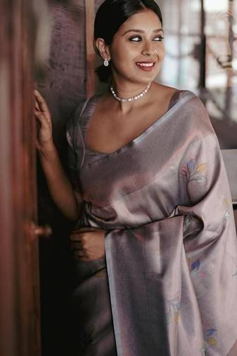 Grey  silk blend jacuard work festival saree with unstitched blouse piece