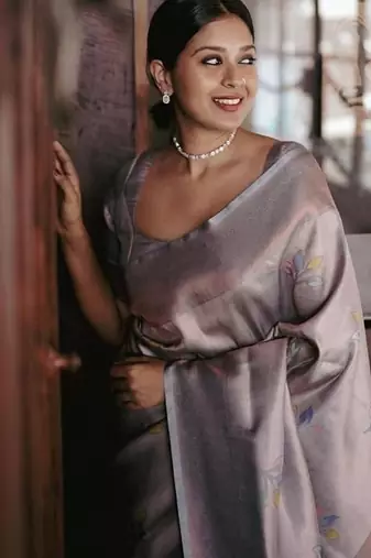 Grey  silk blend jacuard work festival saree with unstitched blouse piece