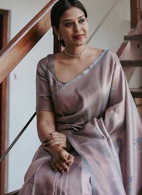 Grey  silk blend jacuard work festival saree with unstitched blouse piece 3