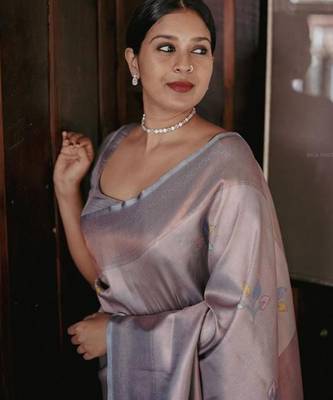 Grey  silk blend jacuard work festival saree with unstitched blouse piece 4