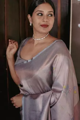 Grey  silk blend jacuard work festival saree with unstitched blouse piece