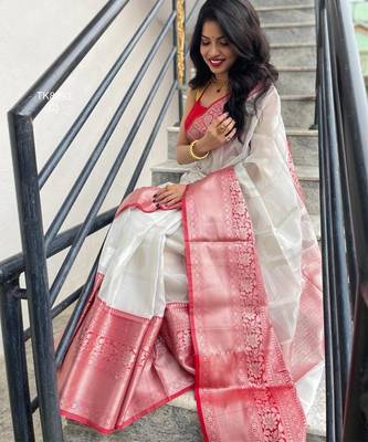 White red  silk blend jacuard work festival saree with unstitched blouse piece 3