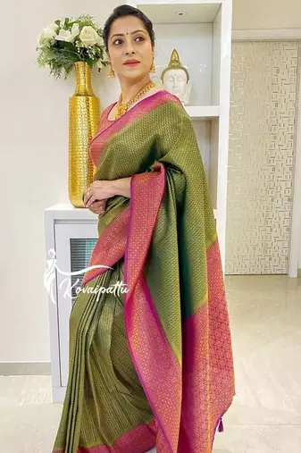 Green pink  silk blend jacuard work festival saree with unstitched blouse piece