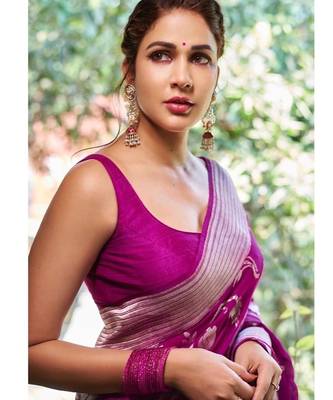 Wine silk blend jacuard work festival saree with unstitched blouse piece 5