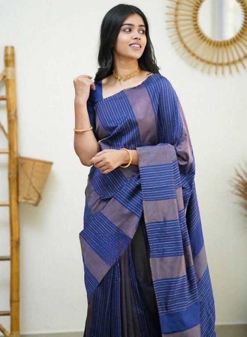 Blue silk blend jacuard work festival saree with unstitched blouse piece