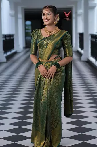 Green silk blend jacuard work festival saree with unstitched blouse piece