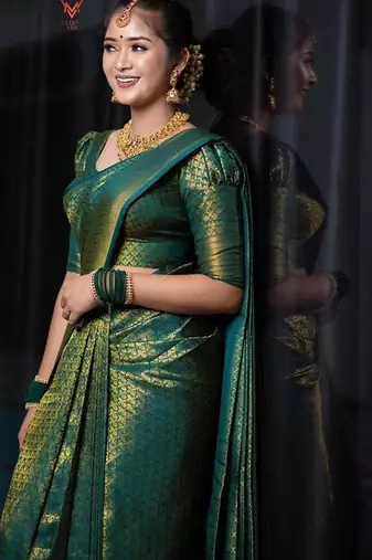 Green silk blend jacuard work festival saree with unstitched blouse piece