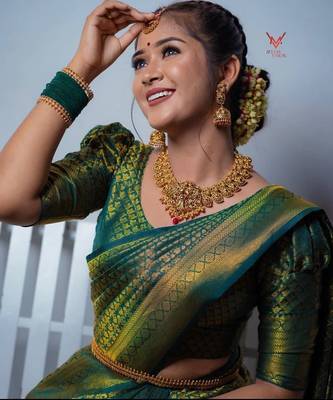 Green silk blend jacuard work festival saree with unstitched blouse piece 3