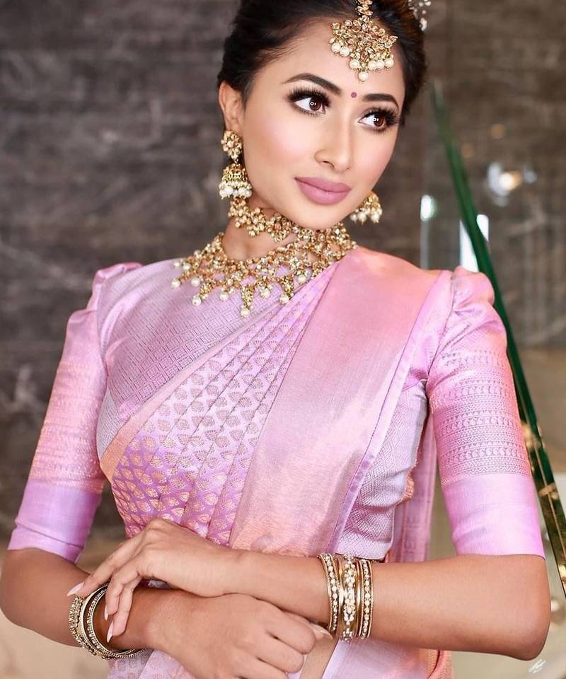Baby pink silk blend jacuard work festival saree with unstitched blouse piece
