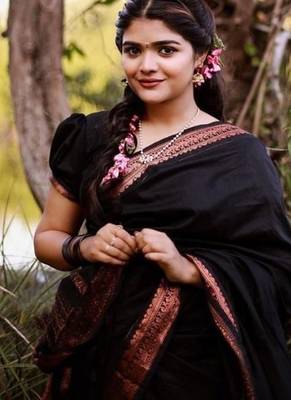 Black silk blend jacuard work festival saree with unstitched blouse piece 3