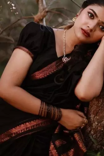 Black silk blend jacuard work festival saree with unstitched blouse piece