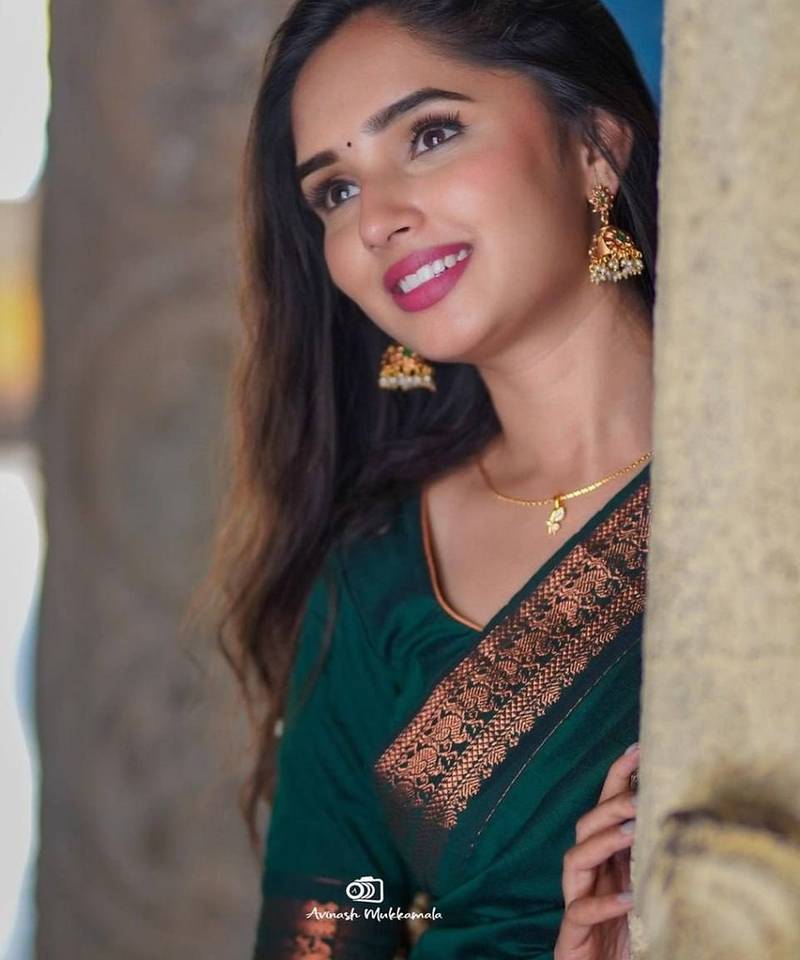 Turquoise silk blend jacuard work festival saree with unstitched blouse piece