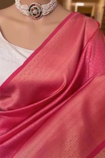 Rani pink silk blend jacuard work festival saree with unstitched blouse piece