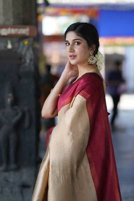 Beige maroon silk blend jacuard work festival saree with unstitched blouse piece 3
