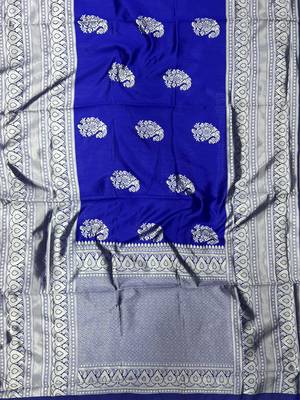 Royal blue silk blend jacuard work festival saree with unstitched blouse piece 4