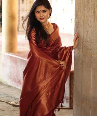 Maroon silk blend jacuard work festival saree with unstitched blouse piece 2