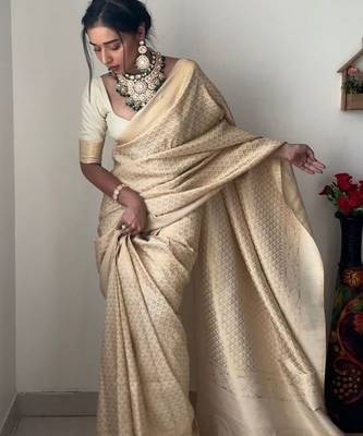 Off white silk blend jacuard work festival saree with unstitched blouse piece 3