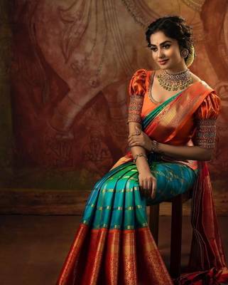 Turuoise red silk blend jacuard work festival saree with unstitched blouse piece 5