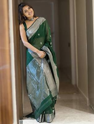 Green silk blend jacuard work festival saree with unstitched blouse piece 2