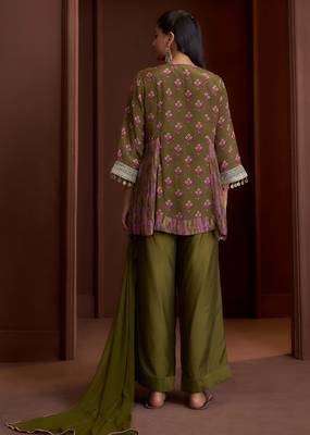 Green printed natural crepe a-line pant  kurta set 3