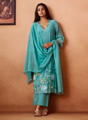 Blue embroidered chanderi straight pant  kurta set 2