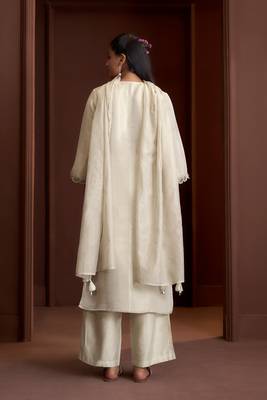 Off white embroidered tissue straight pant  kurta set 3