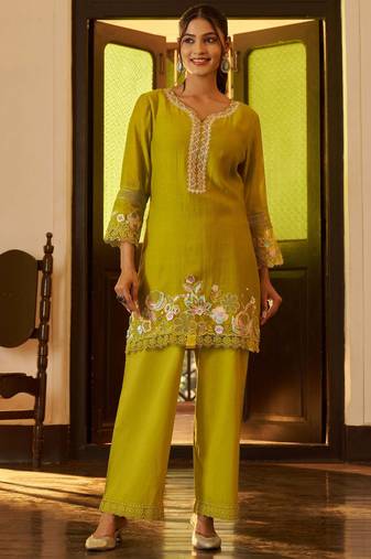 Green embroidered chanderi silk straight pant  kurta set