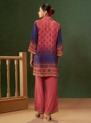 Green embroidered crepe straight pant  co-ords 3