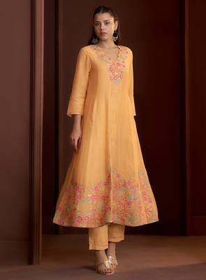 Peach embroidered chanderi silk anarkali pant  kurta set 4
