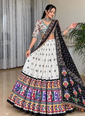 White Mirror Navratri Lehenga Choli With Dupatta 3