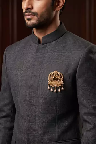 Gold-plated twin horse rider brooch for men
