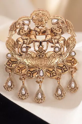 Gold-plated twin horse rider brooch for men