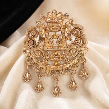 Gold plated twin birds gold stone detailing ethnic brooch for men 2