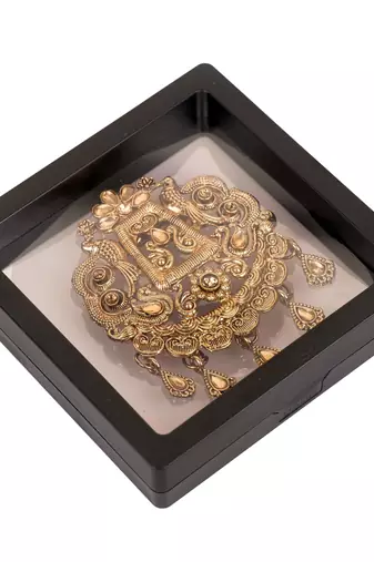Gold plated twin birds gold stone detailing ethnic brooch for men
