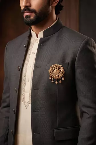 Gold plated - elephant motif gold stone brooch for men