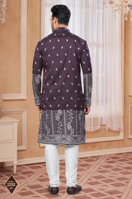 Wine kurta pajama set with zari embroidery & fancy buttons 3