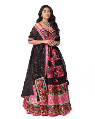 Black Pink Navratri Lehenga Choli With Dupatta 2