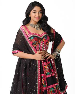Black Pink Navratri Lehenga Choli With Dupatta 3
