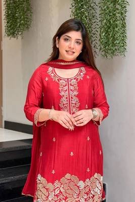 Red french crepe kurta pant with chinnon dupatta set 3