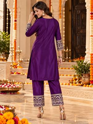 Women's stylish embroidered purple kurta pant with dupatta for festive look 3